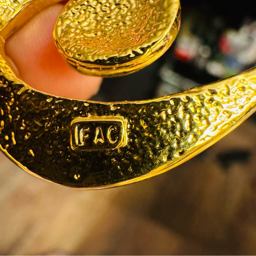 Signed First Ave Collection - Picture 5 of 5